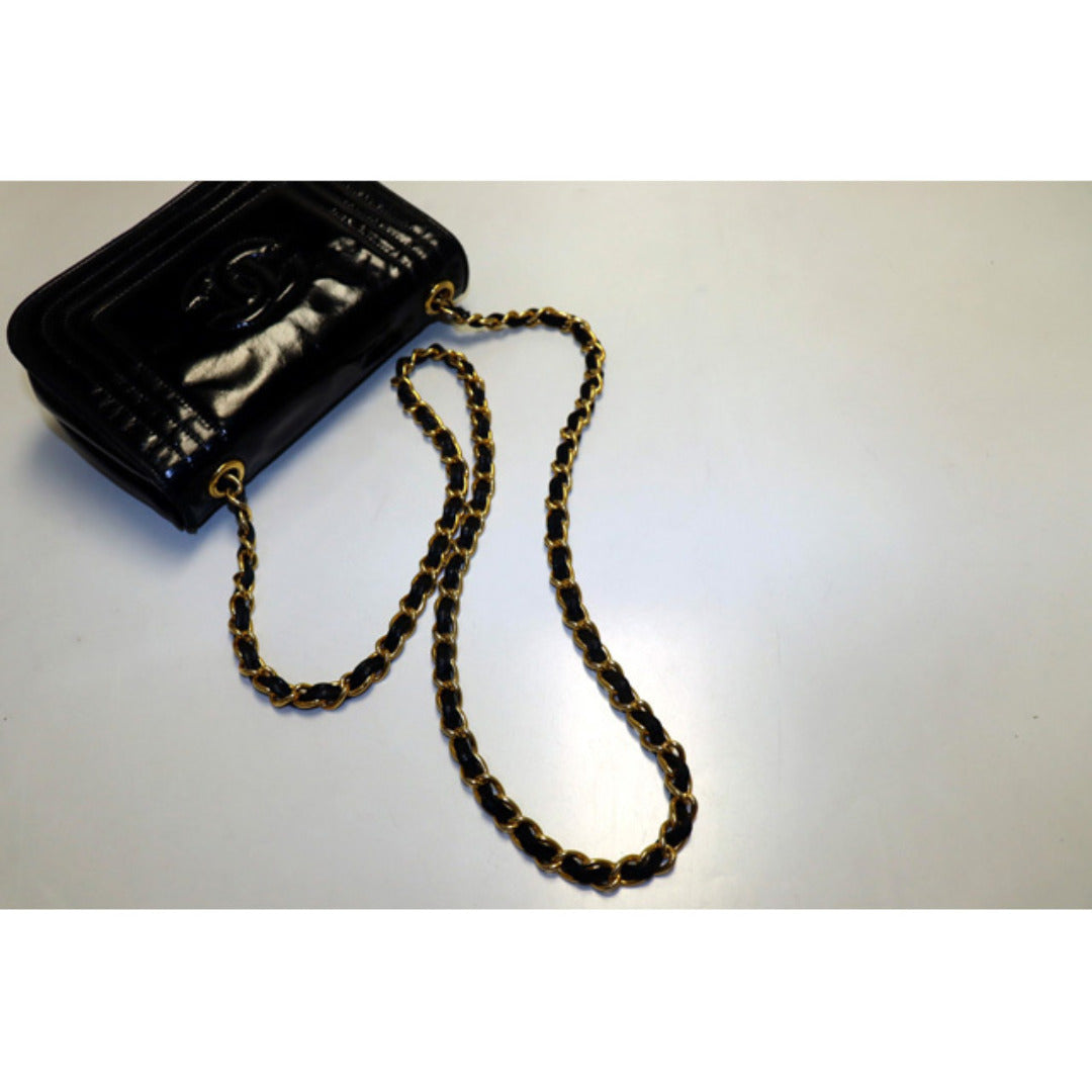 Chanel CC Logo GD Metal Fittings Shoulder Bag — view 7