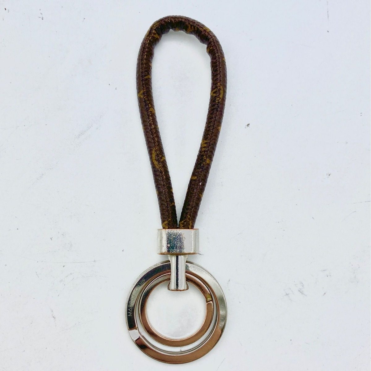 Louis Vuitton Key Ring Monogram Eclipse Sport Cles Halo Key Holder — view 7