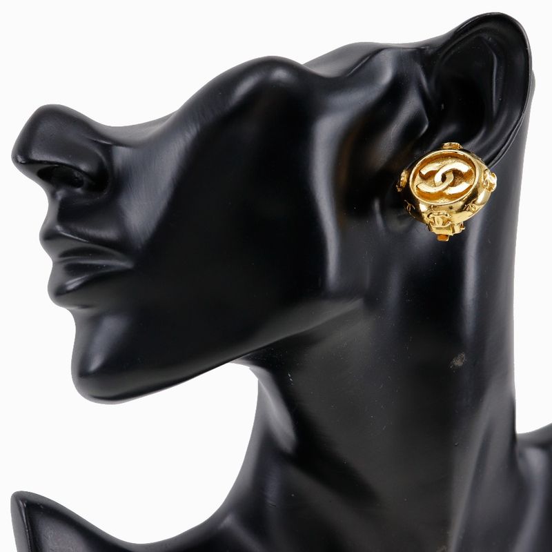 Chanel Coco Mark Vintage Gold Plated 20.7 g Earrings — view 3