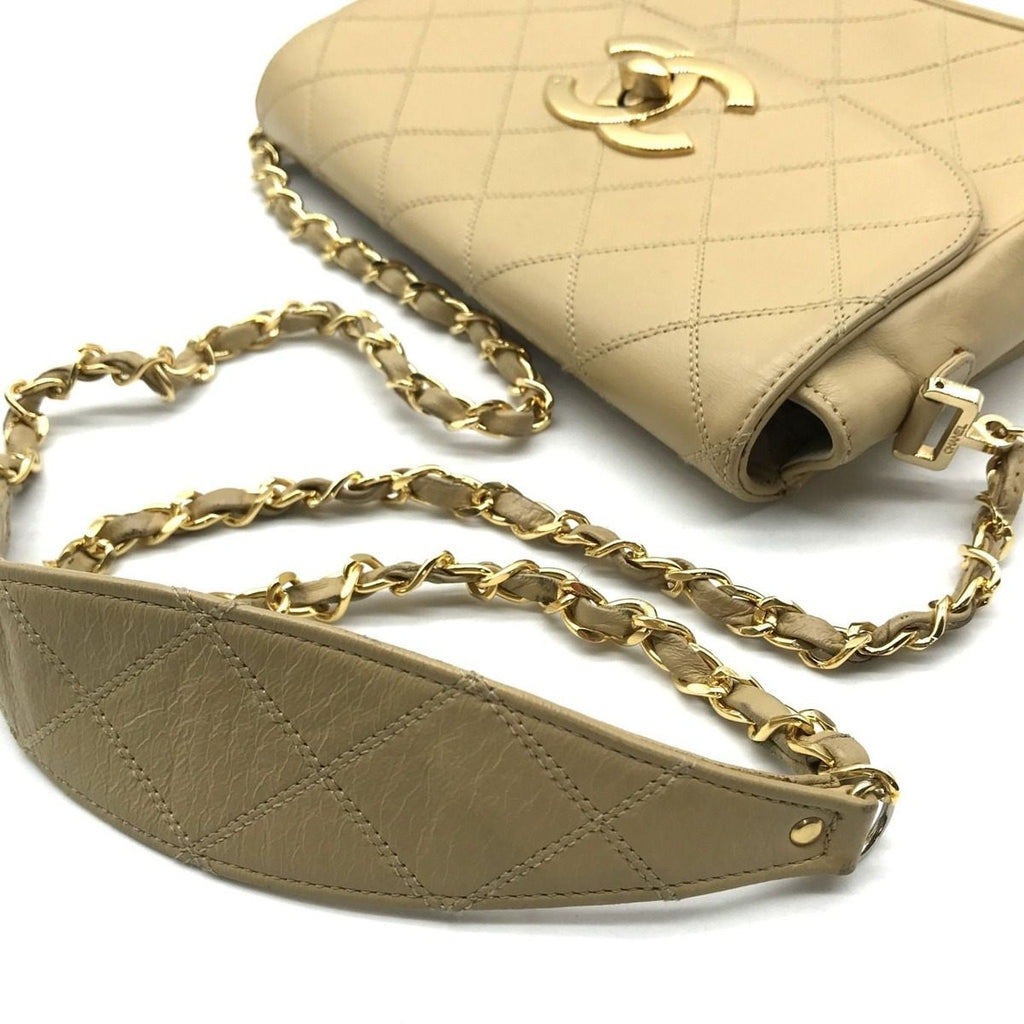 Chanel Big CC Logo Turnlock Chain Shoulder Bag Beige — view 6