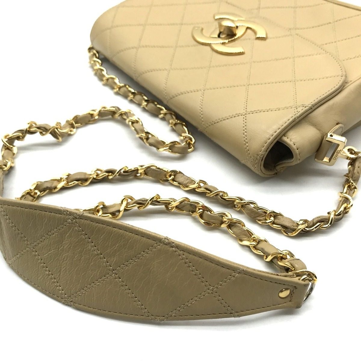 Chanel Big CC Logo Turnlock Chain Shoulder Bag Beige — view 6