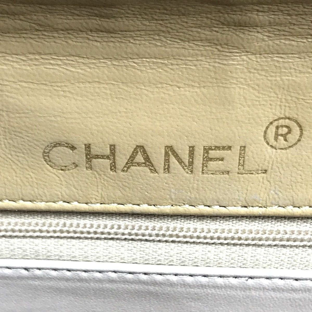 Chanel Big CC Logo Turnlock Chain Shoulder Bag Beige — view 9