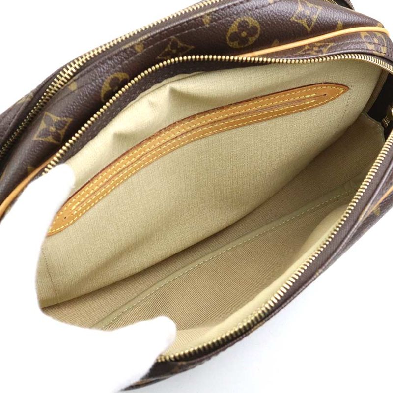 Louis Vuitton Shoulder Bag Reporter PM — view 5