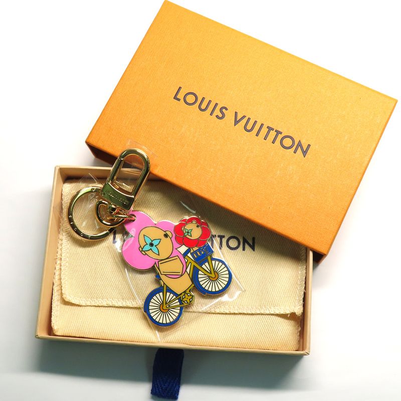Louis Vuitton Vivienne Velo Christmas Key Ring Accessories — view 7