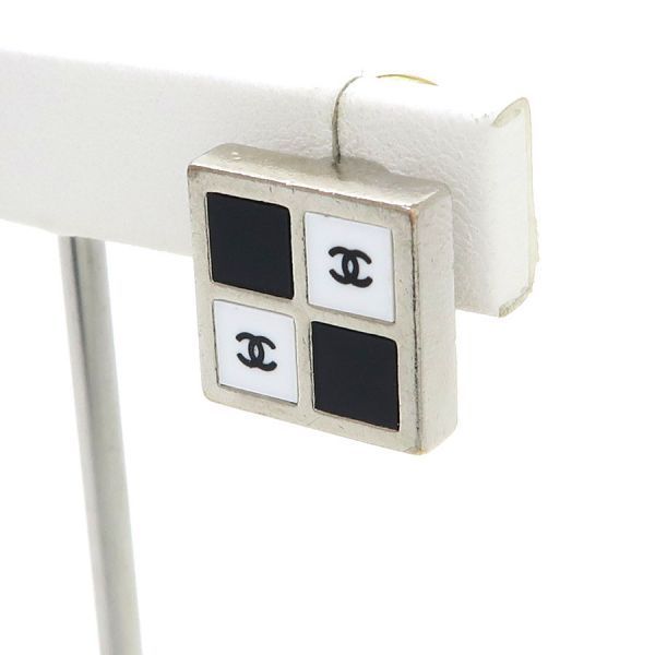 Chanel 01 P Earrings — view 5