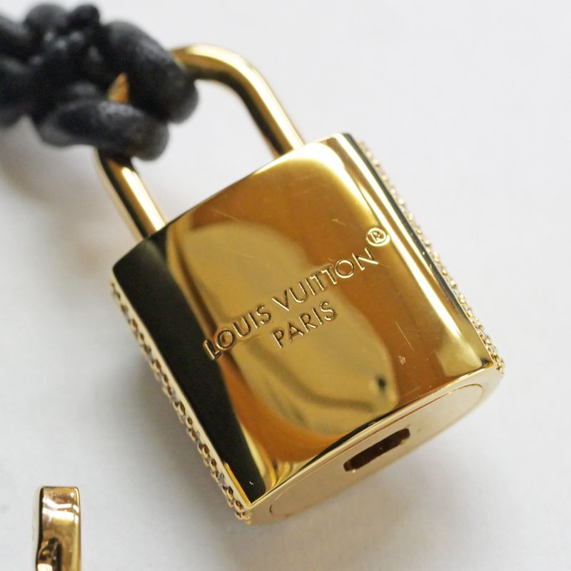 Louis Vuitton Bracelet Padlock M8217 F Gold Rhinestone Accessories — view 9