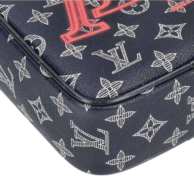Louis Vuitton Danube PM Monogram Ink Upside Down Shoulder Bag Men — view 5