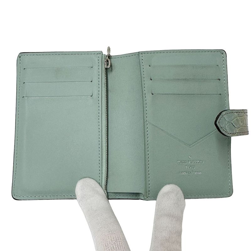 Louis Vuitton Wallets ed Bifold Wallet Taurillon Leather — view 9