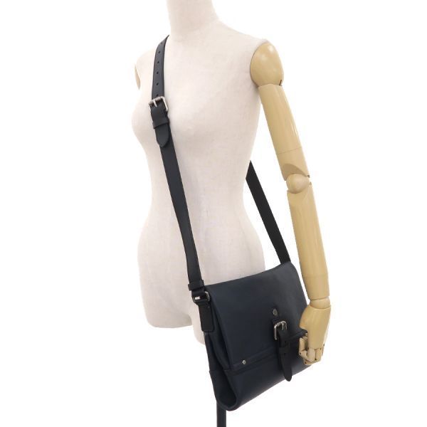 Louis Vuitton Utah Canyon Messenger PM — view 9