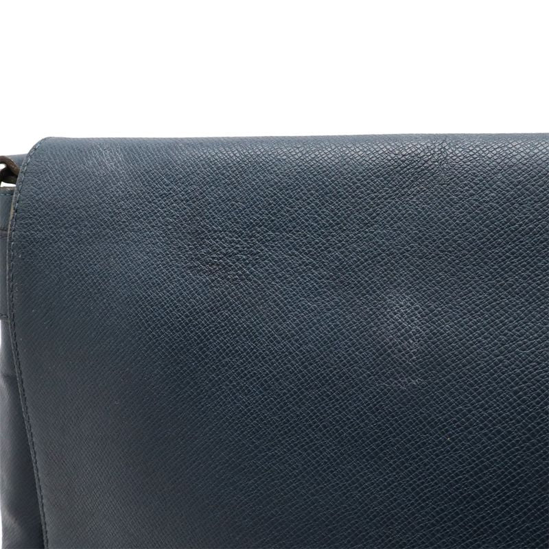 Louis Vuitton Taiga Romain MM Shoulder Bag Messenger Leather Ocean — view 4