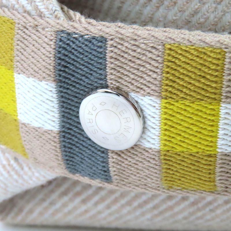 Hermes Brid a Black PM Au Carre 100% Wool Segre Silver Hardware Serie Button — view 9