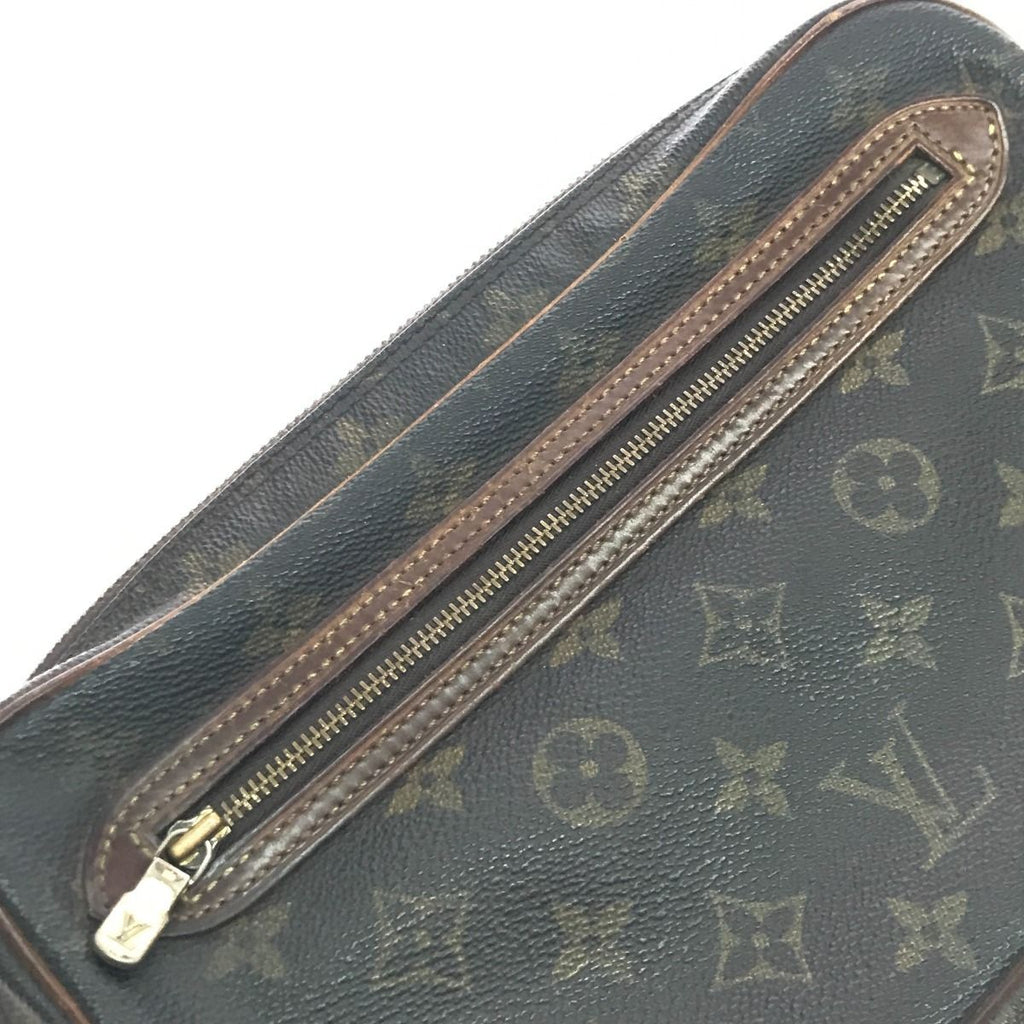 Louis Vuitton Second Bag Inside and Outside Zipper Pockets Cannot Be — view 5
