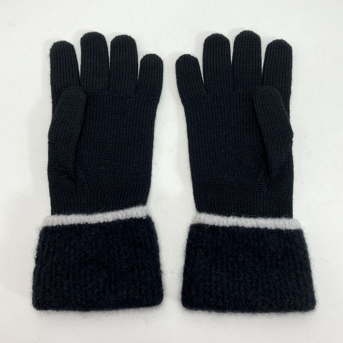 Chanel Coco Mark Gloves Black Knit — view 3
