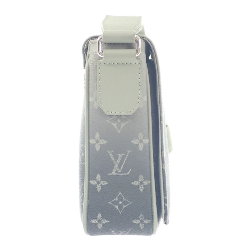 Louis Vuitton District PM NV3 Shoulder Bag Monogram Gradient Canvas — view 5