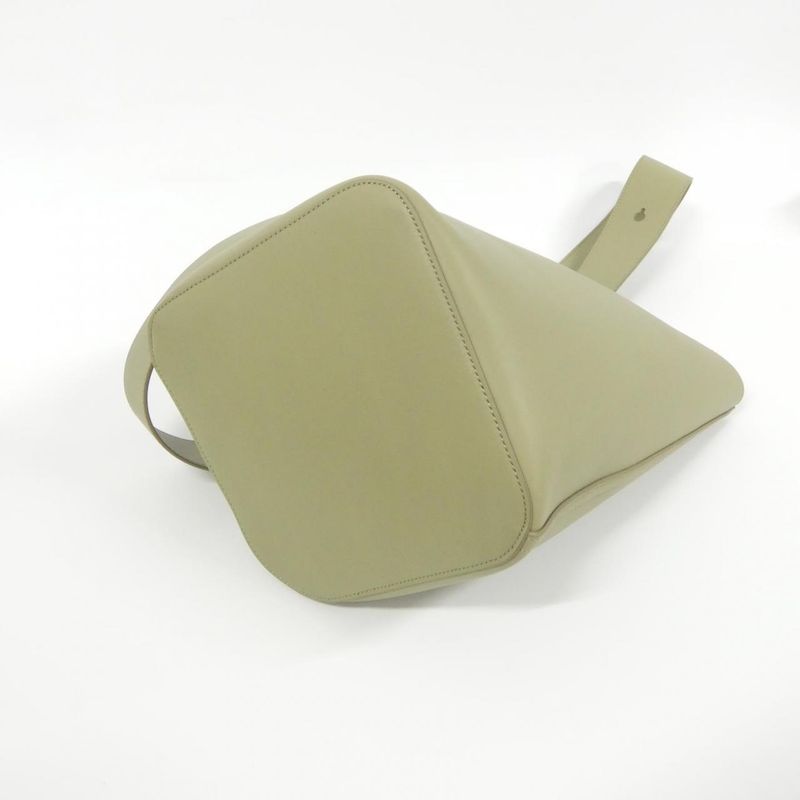 Loewe Pebble Bucket Bag Medium Aanbbbwx 01 Shoulder — view 3