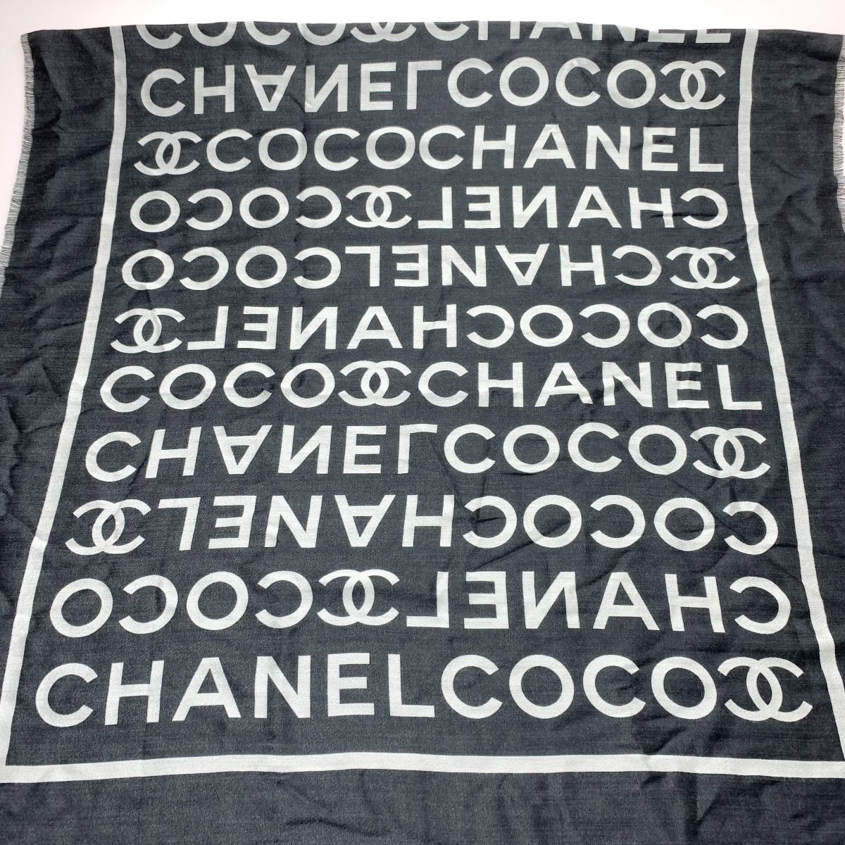 Chanel Coco Large Stole Black Gray — view 5