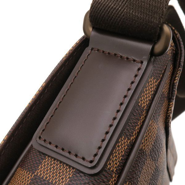 Louis Vuitton Damier District PM — view 4