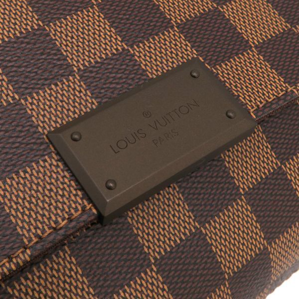 Louis Vuitton Damier District PM — view 5