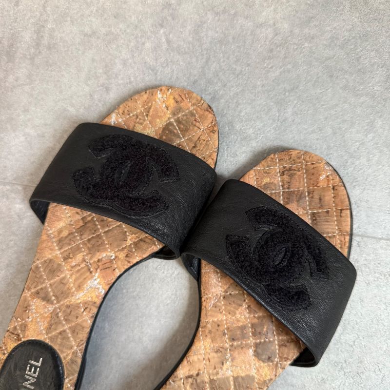 Chanel Coco Mark Leather Fur Quilted Slide Sandals Flat 35 C — view 3