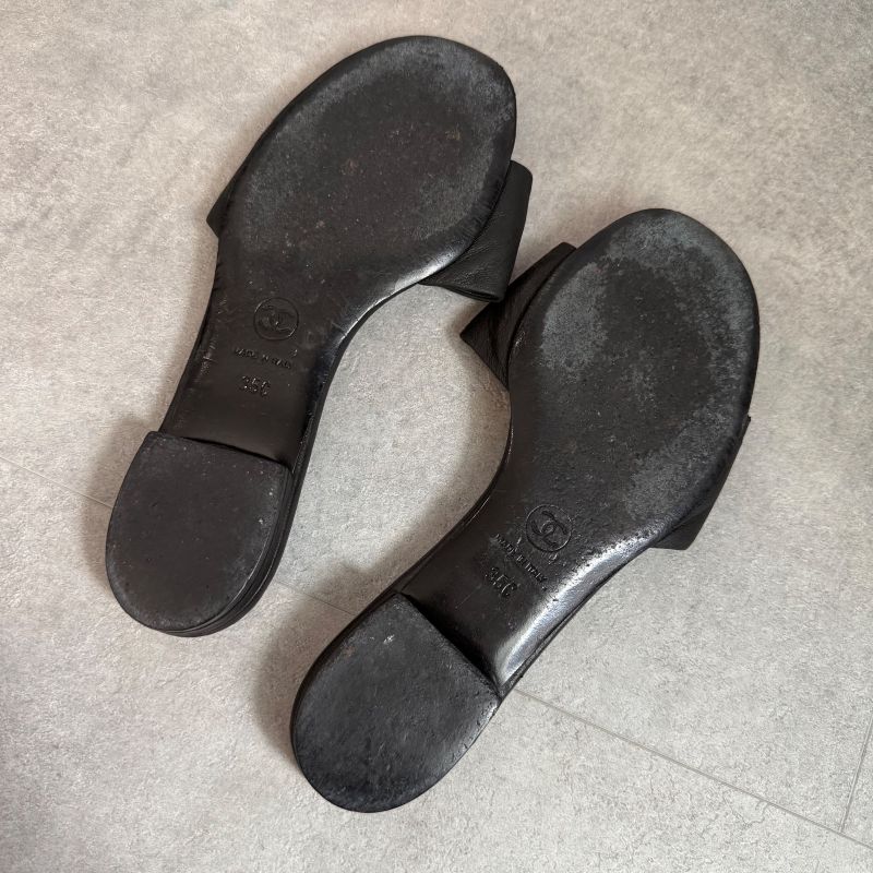 Chanel Coco Mark Leather Fur Quilted Slide Sandals Flat 35 C — view 8
