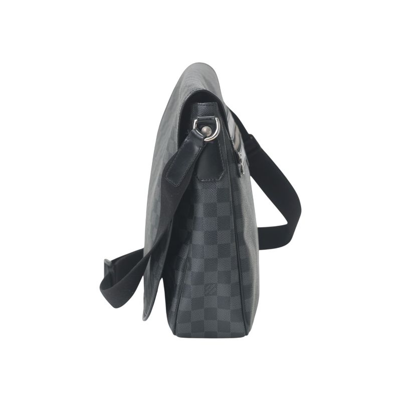 Louis Vuitton Damier Graphite Shoulder Bag Daniel GM — view 4