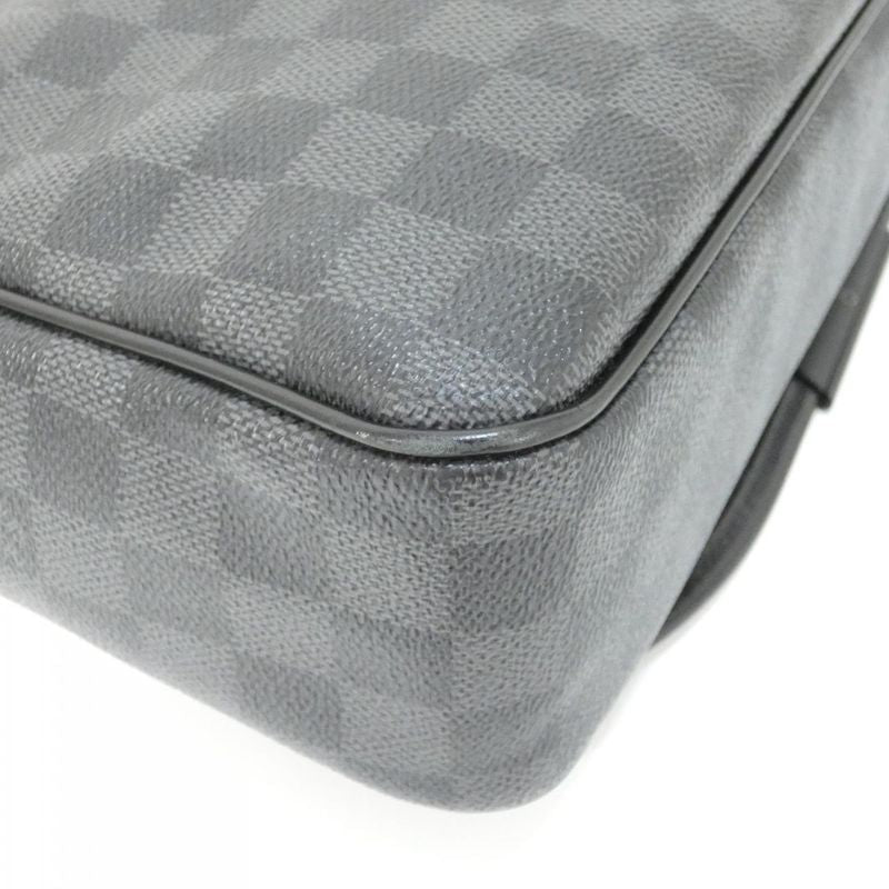 Louis Vuitton Damier Graphite Daniel MM Shoulder Bag — view 4