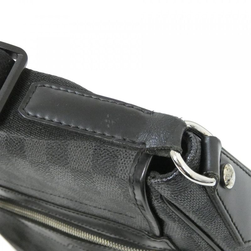 Louis Vuitton Damier Graphite Daniel MM Shoulder Bag — view 6