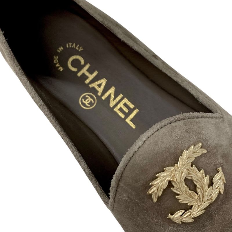 Chanel Flat Shoes Suede Gray Black Gold Coco Mark Loafers — view 7