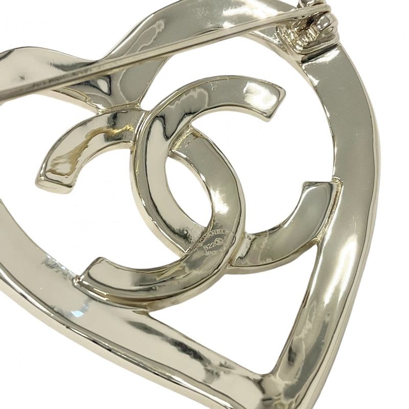 Chanel Brooch Corsage Gold Coco Mark Logo Heart — view 6