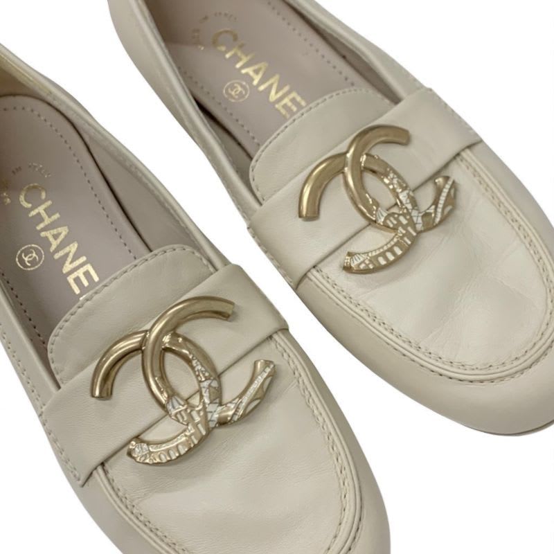 Chanel Loafer Leather Shoes Beige Gold Coco Mark Flat — view 9