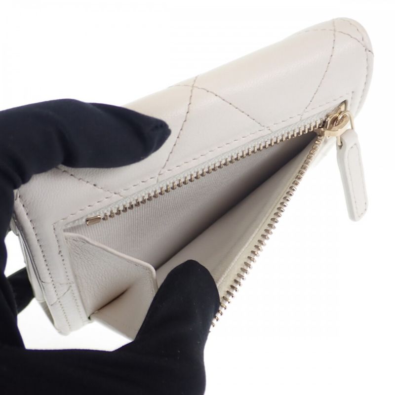 Chanel 19 Flap Wallet Ap2809 Trifold Lambskin White Gold Hardware — view 8