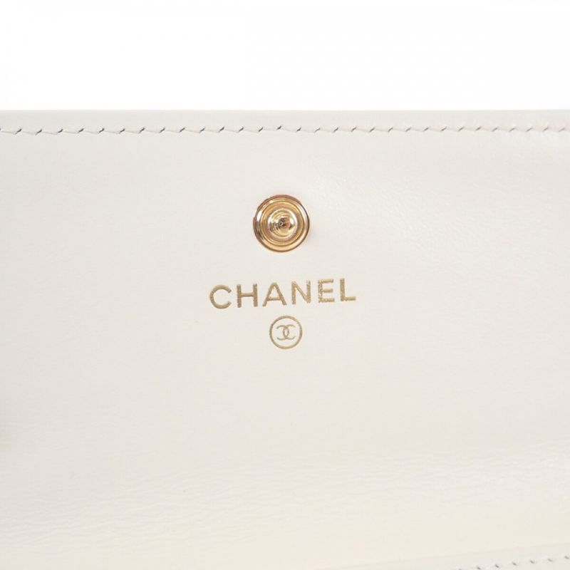Chanel 19 Flap Wallet Ap2809 Trifold Lambskin White Gold Hardware — view 6