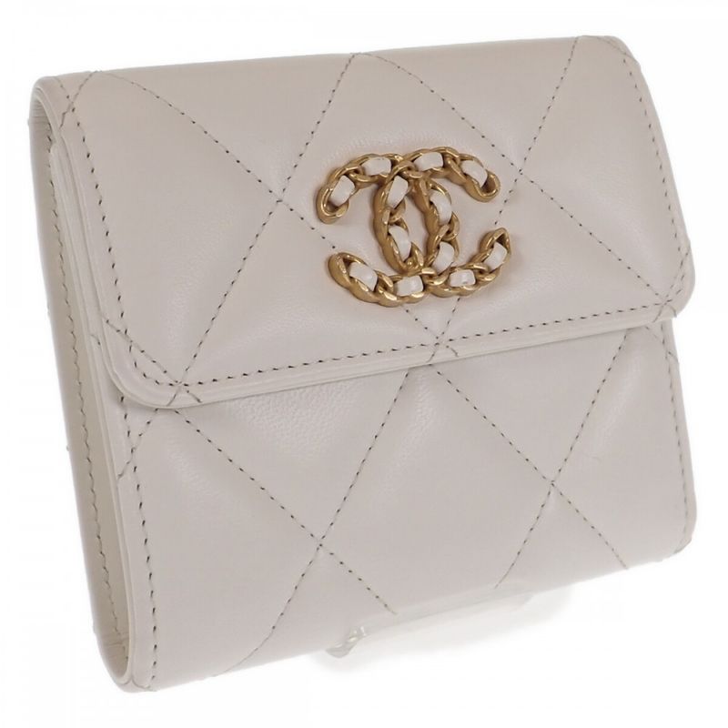 Chanel 19 Flap Wallet Ap2809 Trifold Lambskin White Gold Hardware — view 2