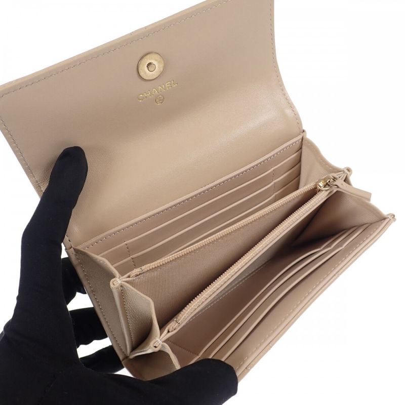 Chanel 19 Flap Wallet Ap2700 n5025 Bifold Lambskin Beige — view 5