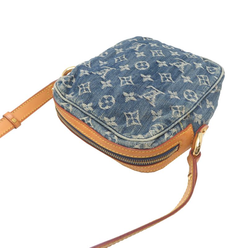 Louis Vuitton Shoulder Bag — view 5