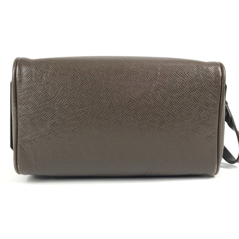 Louis Vuitton Second Bag Trousse Ivan Taiga Leather Grizzly Brown — view 5