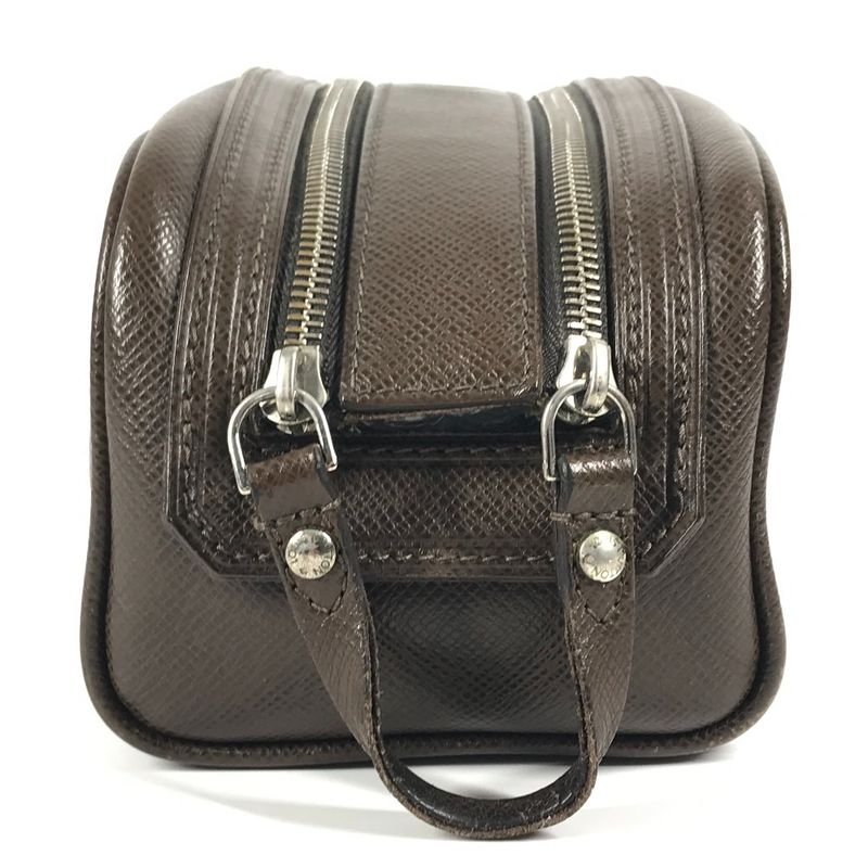 Louis Vuitton Second Bag Trousse Ivan Taiga Leather Grizzly Brown — view 4
