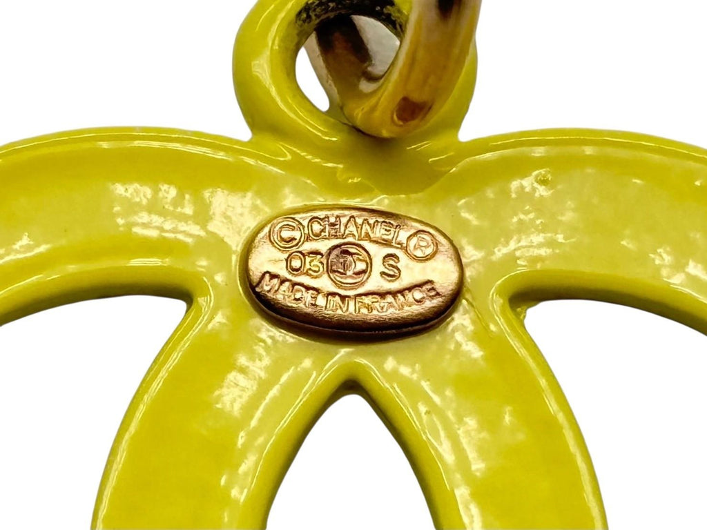 Chanel CC Logo Swing Earrings 03 Yellow Gold — view 7