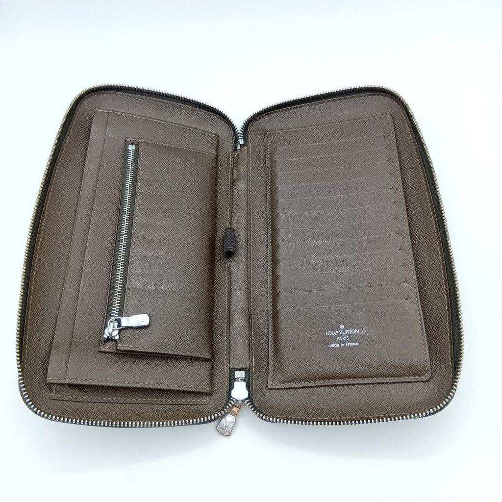 Louis Vuitton Taiga Organizer Atoll Travel Case Long Wallet Brown — view 5