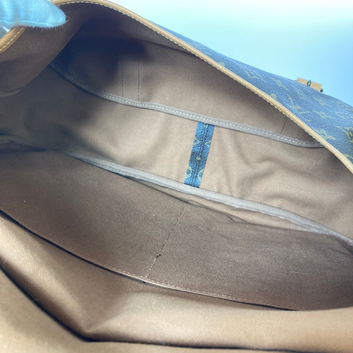 Louis Vuitton Monogram Saumur 43 Shoulder Bag Brown Inner Pocket Frayed — view 9