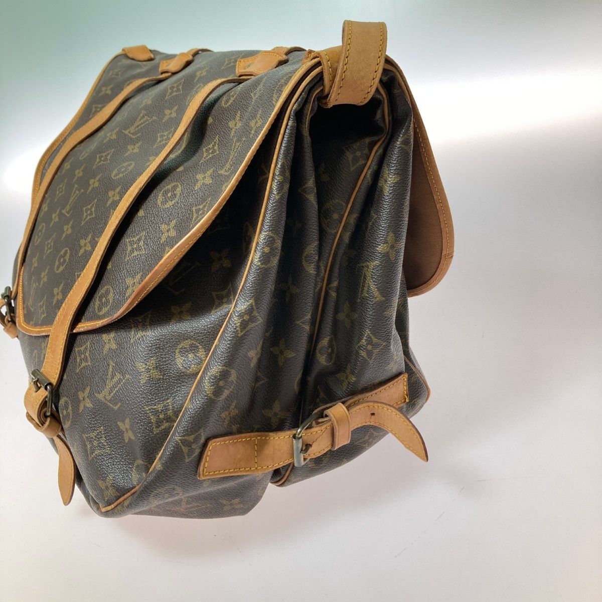 Louis Vuitton Monogram Saumur 43 Shoulder Bag Brown Inner Pocket Frayed — view 5