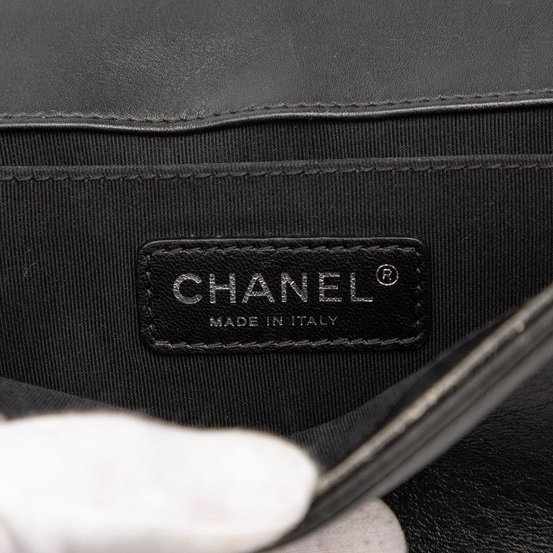 Chanel Studded Boy 20 Chain Bag Black — view 5