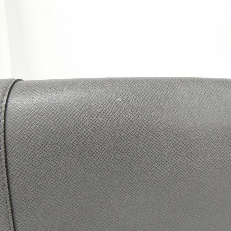 Louis Vuitton Taiga New Flap Messenger Shoulder Bag — view 5