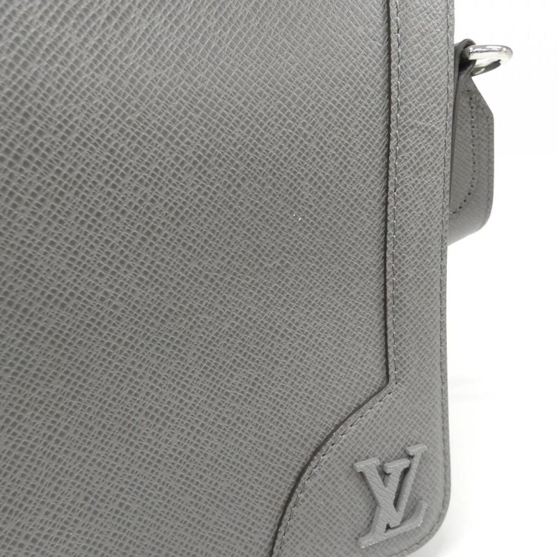 Louis Vuitton Taiga New Flap Messenger Shoulder Bag — view 6