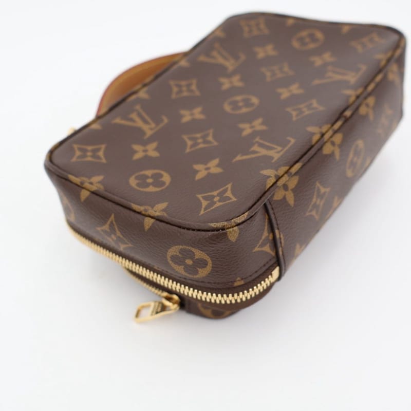 Louis Vuitton Utility Crossbody Bag Leather Monogram — view 5