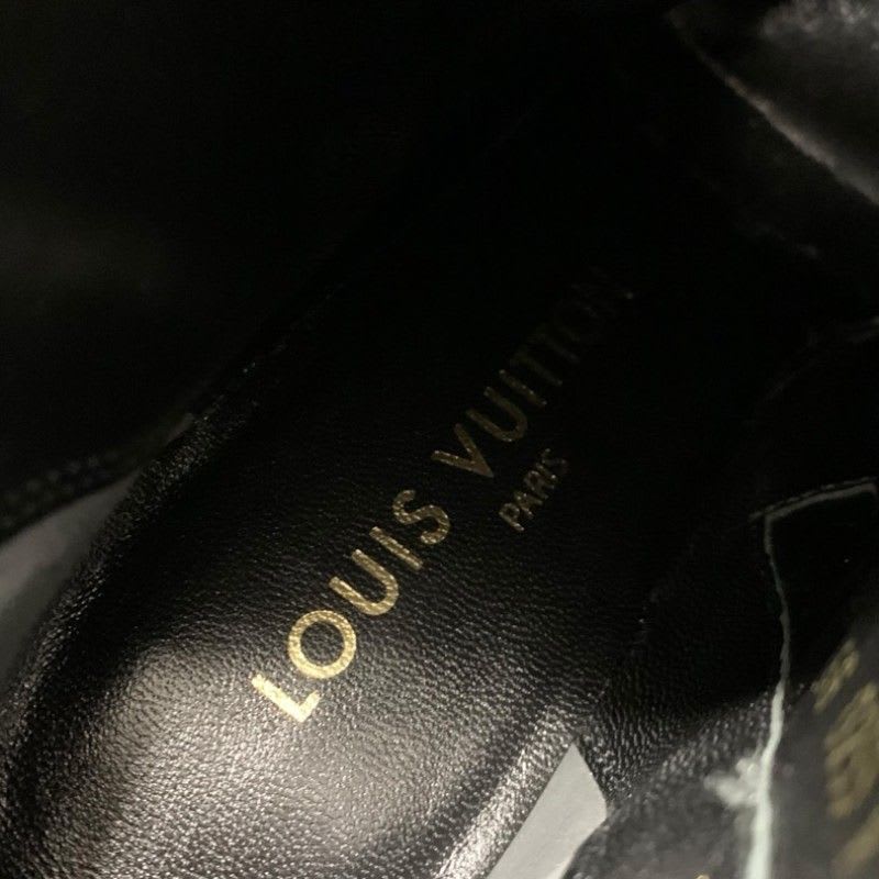 Louis Vuitton Shakeline Boots Short Shoes Leather Black Gold Logo Ankle — view 7