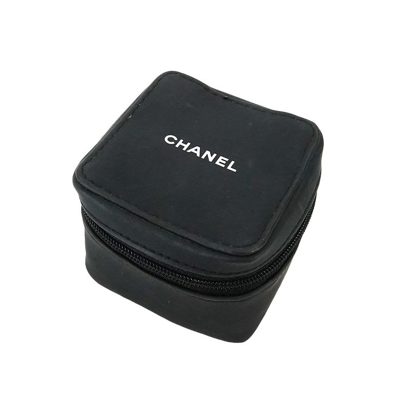 Chanel Quilted H0489 Diamond Bezel Vintage Watch Black Quartz — view 2