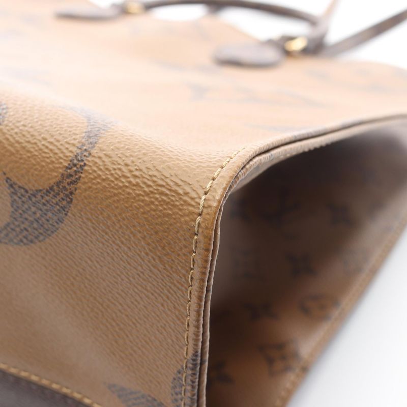 Louis Vuitton Tote Bag On The Go GM Monogram Giant Reverse Coated — view 9
