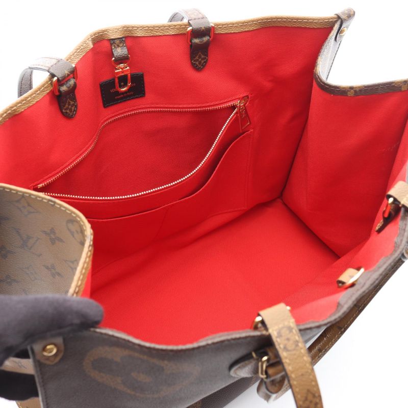 Louis Vuitton Tote Bag On The Go GM Monogram Giant Reverse Coated — view 3