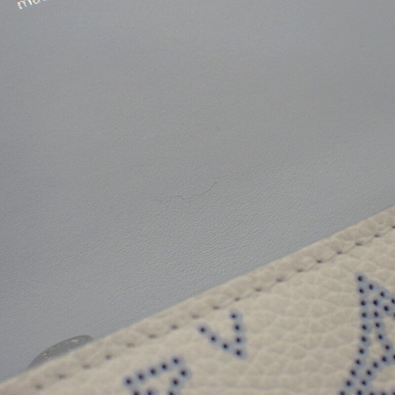 Louis Vuitton Portefeuille Iris Compact Bifold Wallet Monogram Mahina — view 8